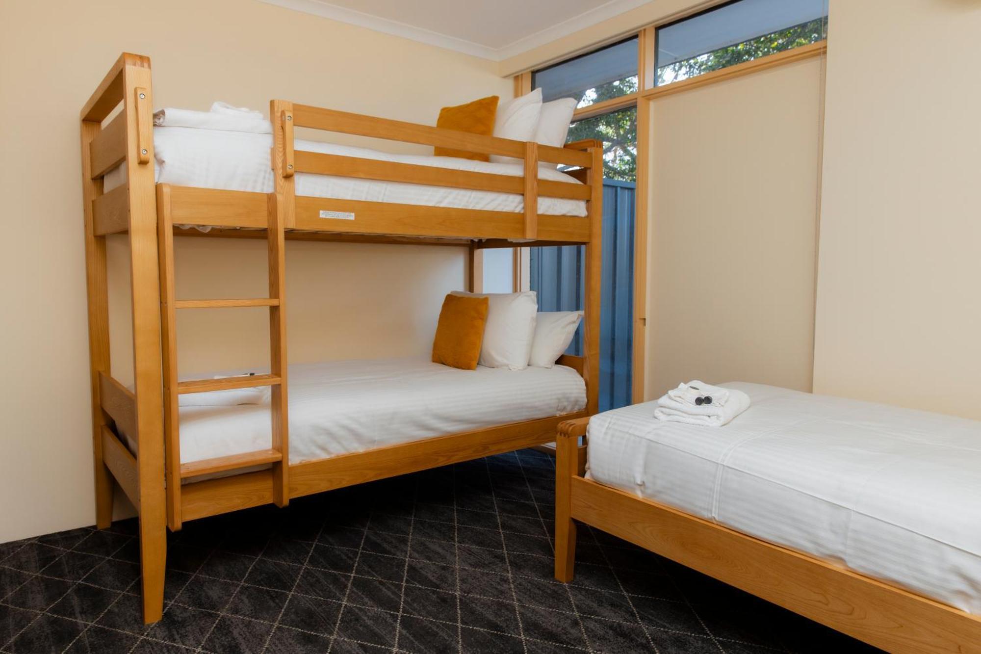 Lakeview Hotel Motel Shellharbour Extérieur photo